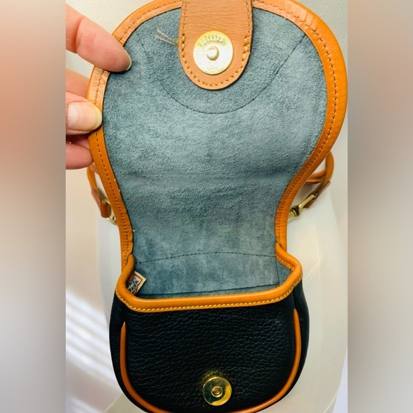 Vintage Dooney & Bourke All Weather Black and Tan Mini Crossbody/Belt Bag NWT! - Picture 8 of 11